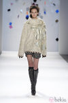 Jersey oversize beis de Custo Barcelona en la Semana de la Moda de Nueva York