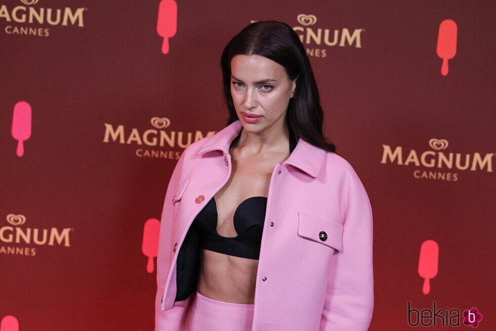 Irina Shayk en el evento de Magnum en el Festival de Cannes 2023