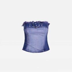 Top en tonos rosa y morado con detalles en spray blanco de Pepa Salazar x Bershka