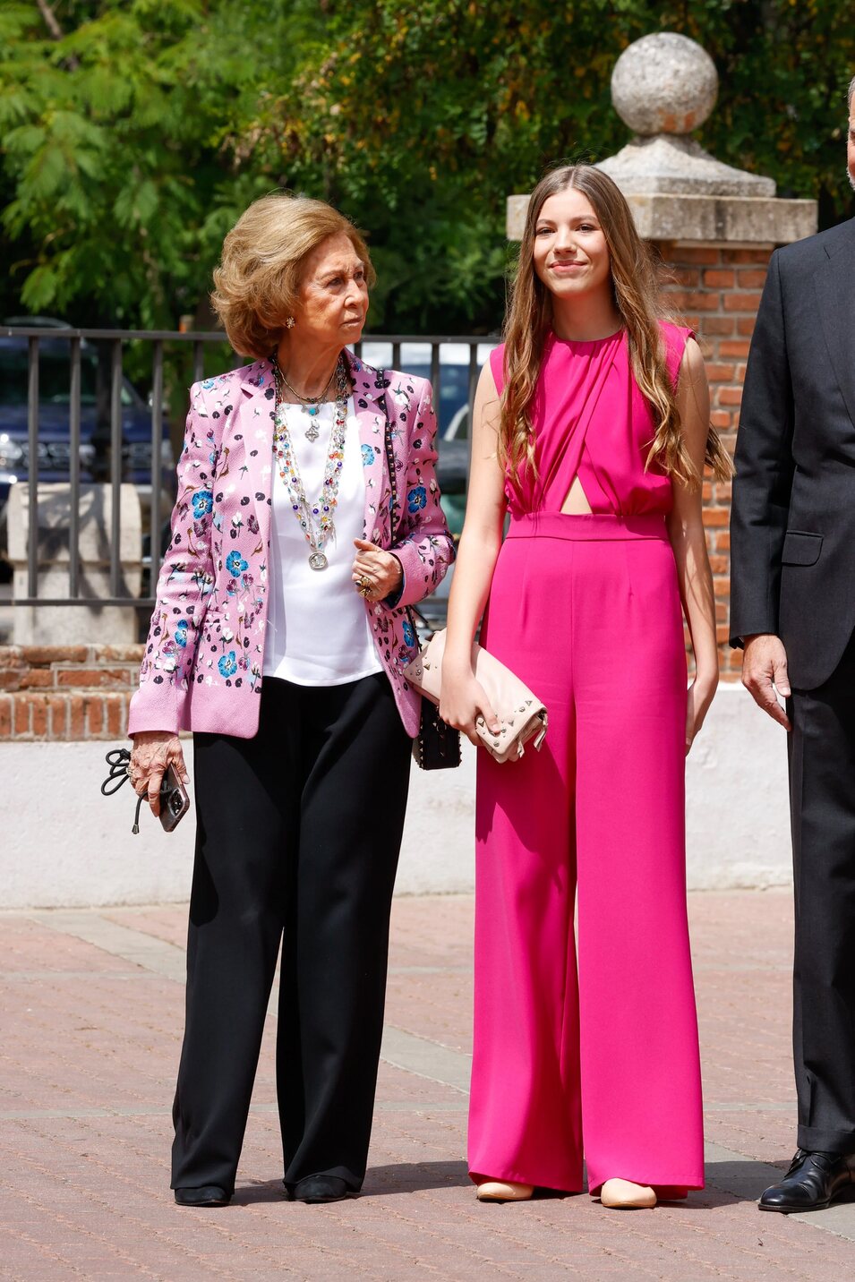 La Infanta Sofía con un mono rosa fucsia de Cayro para su Confirmación