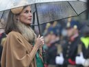 La Reina Letizia con pendientes de la Reina Sofía en la ofrenda floral en Amsterdam en su Visita de Estado a Países Bajos