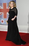 Adele con vestido de Burberry en los Premios Brit 2012