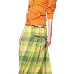 Falda larga de la nueva colección primavera/verano de Benetton