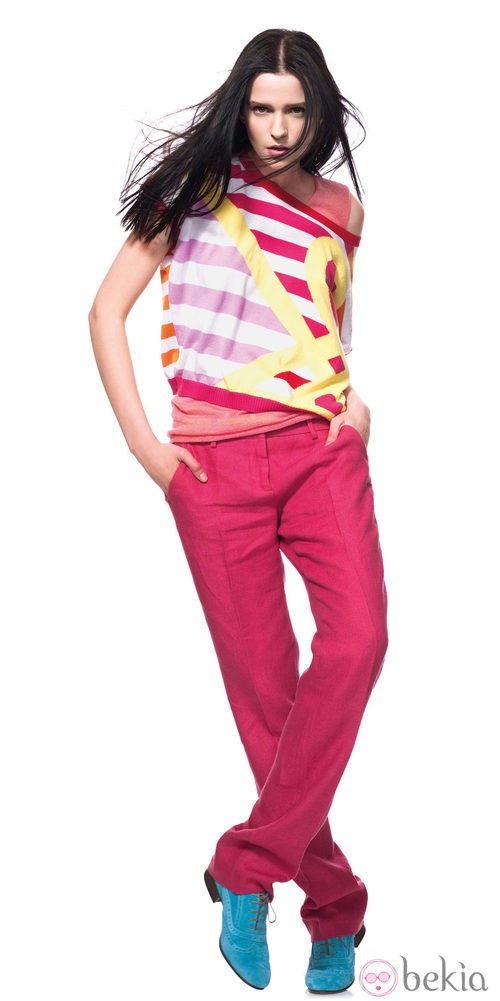 Pantalones fucsia de la nueva colección primavera/verano de benetton