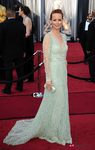 Bérénice Bejo lució un modelo de Elie Saab en los Oscar de 2012