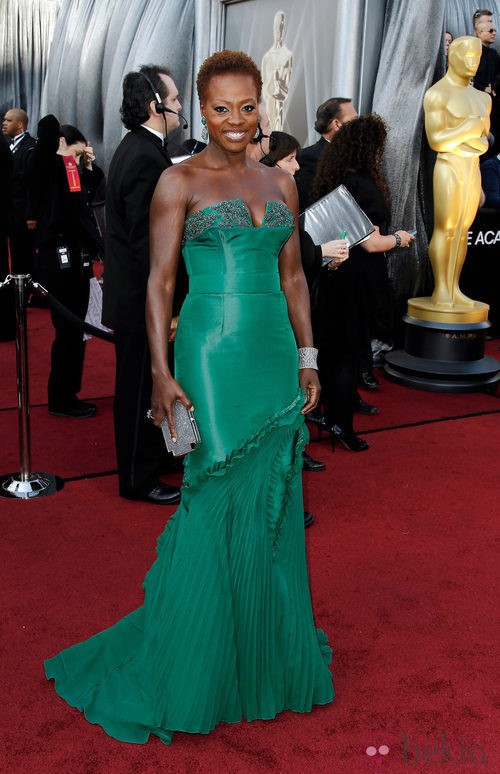 La actriz Viola Davis con un nuevo look los Oscar de 2012