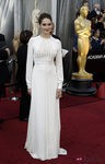 Shailene Woodley vestida de Valentino en los Oscar de 2012
