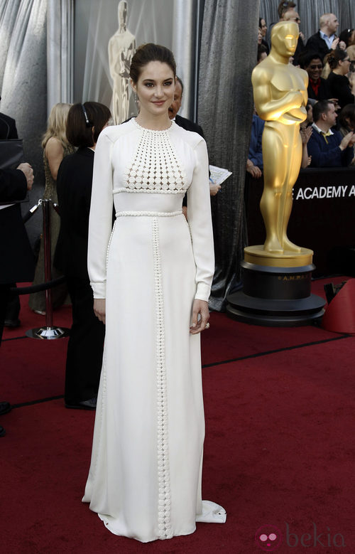 Shailene Woodley vestida de Valentino en los Oscar de 2012