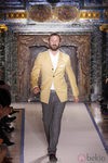 Stefano Pilati al finalizar el desfile en la Semana de la Moda de París 2011