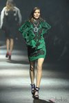 Vestido verde con encaje negro de Lanvin en la París Fashion Week