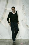 Josep Font tras su primer desfile en la psarela de Alta Costura de París en 2008