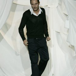 Josep Font tras su primer desfile en la psarela de Alta Costura de París en 2008