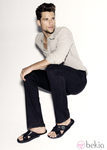 Arthur Sales con sandalias de tiras negras para Xti primavera/verano 2012