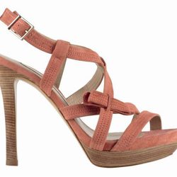 Sandalias de ante en color coral de la colección verano 2012 de Pura López