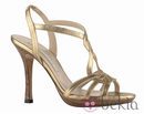 Sandalias doradas de la colección verano 2012 de Pura López