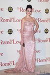 Penélope Cruz con un diseño de Dolce & Gabbana en el estreno de 'To Rome With Love'