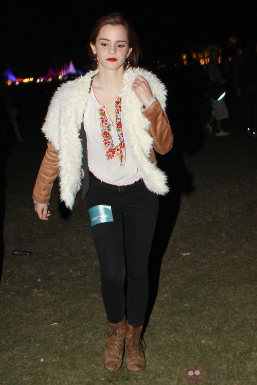 Emma Watson con look hippie en el Festival de Coachella 2012