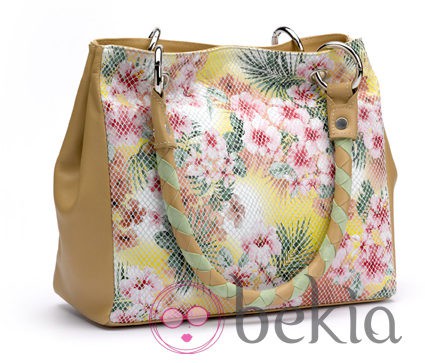 Bolso en camel de BF Colección Europa primavera/verano 2012