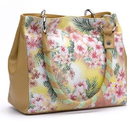 Bolso en camel de BF Colección Europa primavera/verano 2012