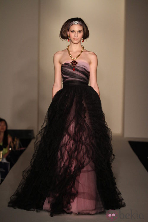 Vestido de fiesta de organza de la temporada otoño/invierno 2012-2013 de Oscar de la Renta
