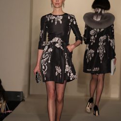 Vestido negro estampado de la temporada otoño/invierno de Oscar de la Renta 2012/2013
