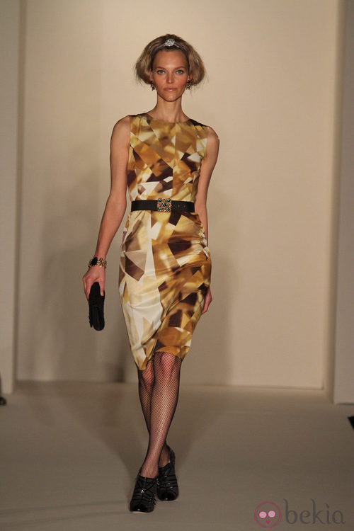 Vestido de cóctel con estampado geométrico de la temporada otoño/invierno de Oscar de la Renta 2012/2013