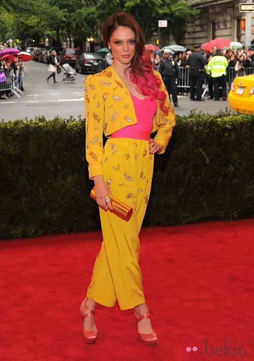 Coco Rocha con un conjunto de Givenchy en la gala del MET 2012