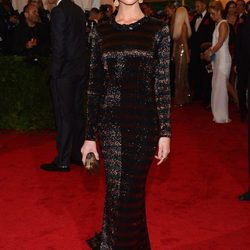 Rosie Huntington-Whiteley de Burberry en la gala del MET 2012