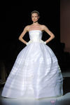 Vestido de novia con volumen de Rosa Clará en la Pasarela Gaudí Novias 2012