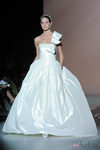 Vestido de novia satinado de Rosa clará en la Pasarela Gaudí Novias 2012