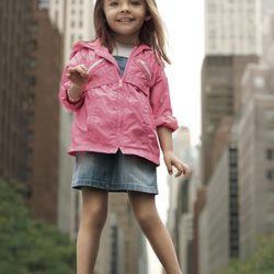 Conjunto vaquero de niña de la colección infantil de DKNY primavera/verano 2012