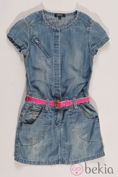 Peto vaquero de niña de la colección infantil de DKNY primavera/verano 2012