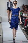 Vestido azul de volantes de la colección Crucero 2013 de Oscar de la Renta