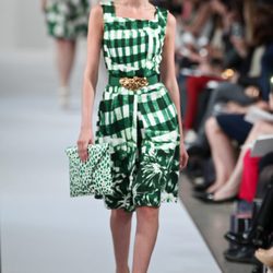 Vestido verde de cuadros de la Colección Crucero de Oscar de la Renta