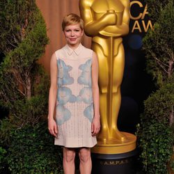 Michelle Williams con un vestido de Victoria Beckham
