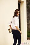 Nieves Álvarez, embajadora de la firma, con lentes Transitions y look elegante