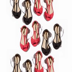 Sandalias planas en rosa chicle y negras de la nueva colección de Suite Blanco primavera/verano 2012