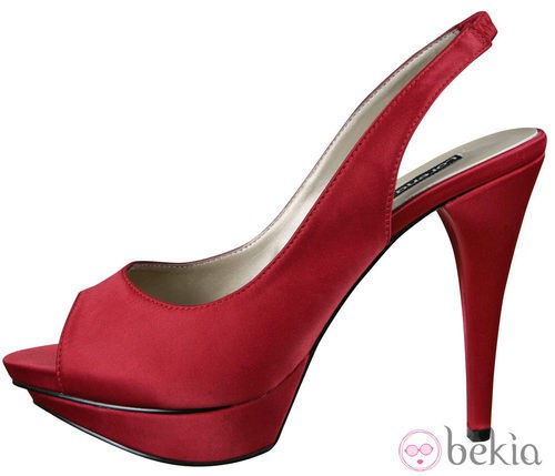 Peeptoes en color rojo de la colección primavera/verano 2012 de Lorena Carreras