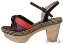 Sandalia multicolor de la colección primavera/verano 2012 de Lorena Carreras