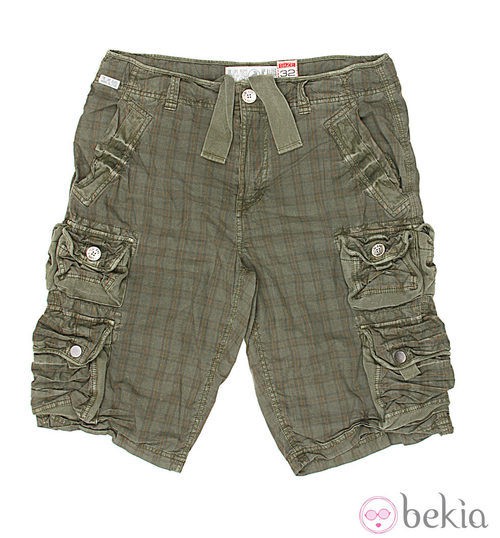 Pantalón corto en verde de la colección verano 2012 de Lois