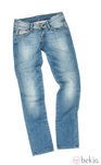 Pantalón vaquero claro de la colección verano 2012 de Lois