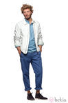 Chaqueta blanca, polo y pantalones azules de la colección verano 2012 de Chevignon
