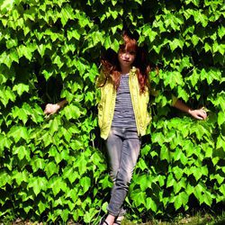 Chaqueta y jeans de la colección verano 2012 de Benetton Niños