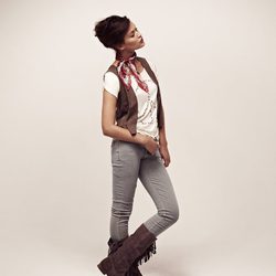 Jeans y chaleco de la colección I.CODE de IKKS verano 2012