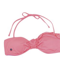 Parte superior de un bikini en rosa de la nueva colección de ropa de baño verano 2012 de Volcom