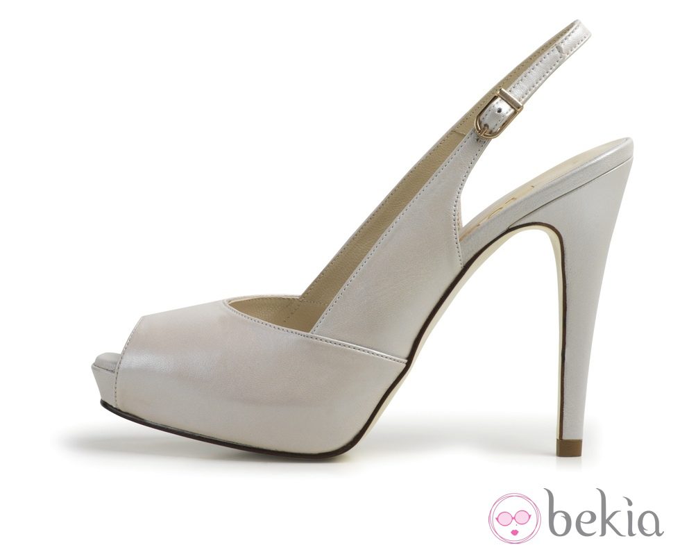 Sandalia peetoe de la colección de calzado de novia de Lodi verano 2012