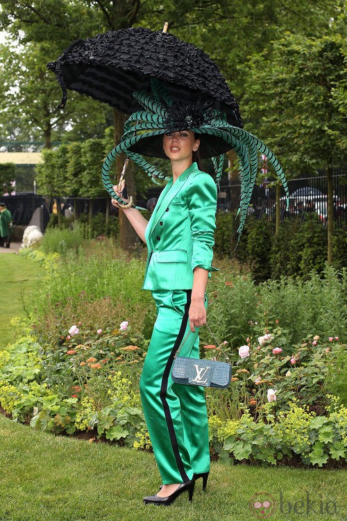 Tocado tropical en las carreras de Ascot 2012