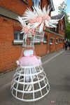 Uno de los estilismos de una de las invitadas a las carreras de Ascot 2012.