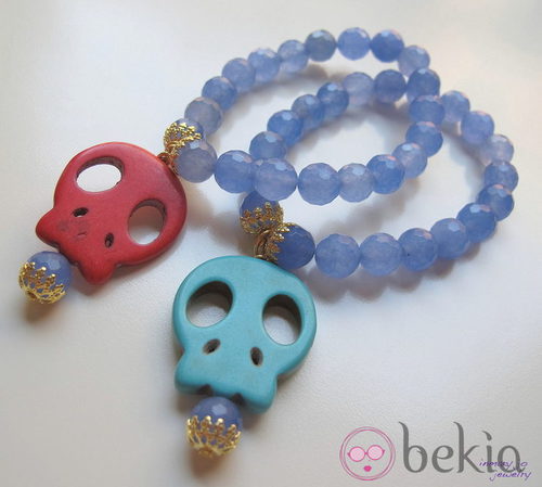 Pulseras de cuentas con calaveras de la colección de joyas de Vanesa Romero
