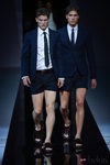 Trajes de chaqueta de pantalón corto en el desfile de Emporio Armani en la Semana de la Moda masculina de Milán